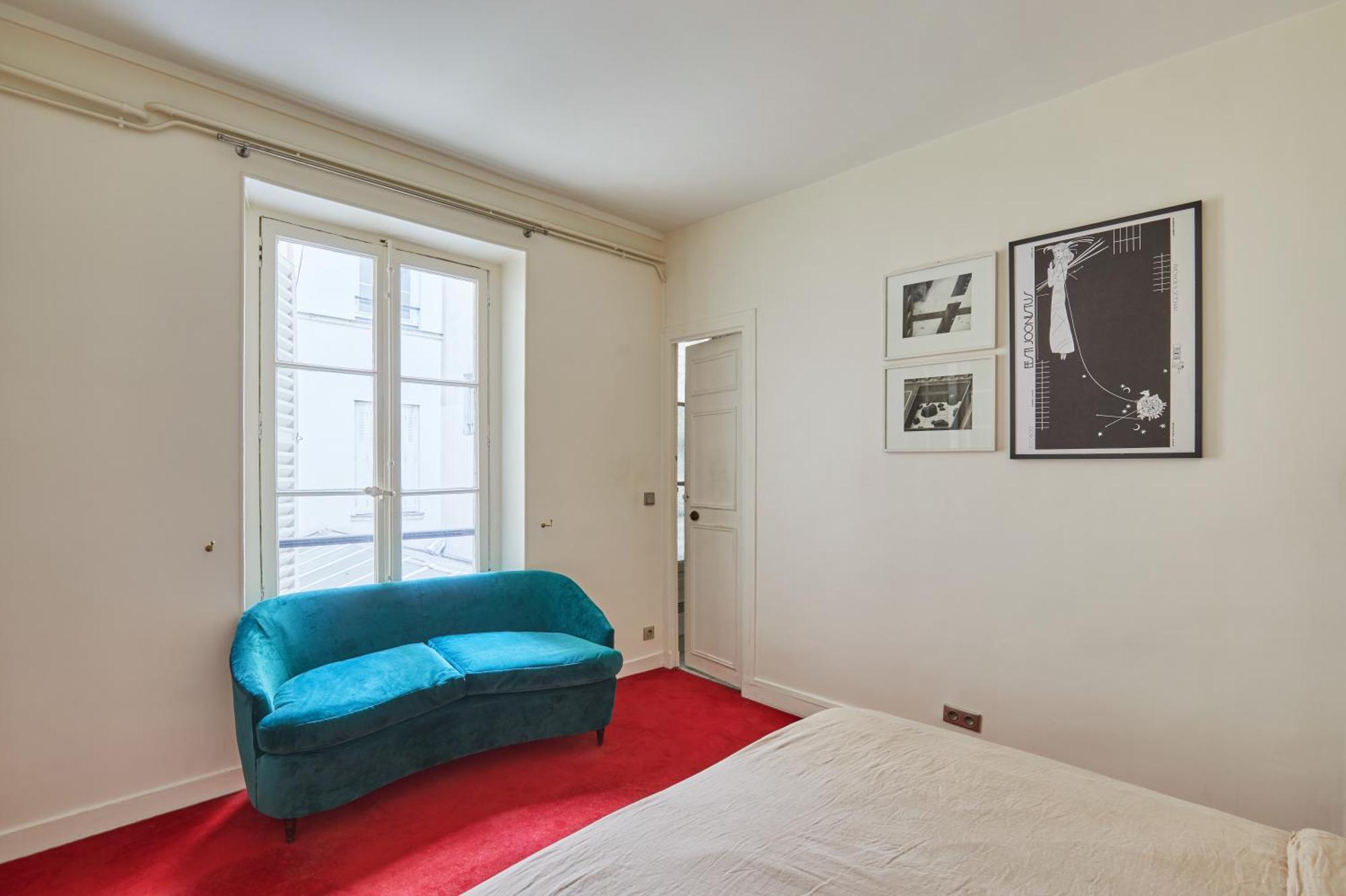 Apartment Charming 1br Rue Des Martyrs Paris