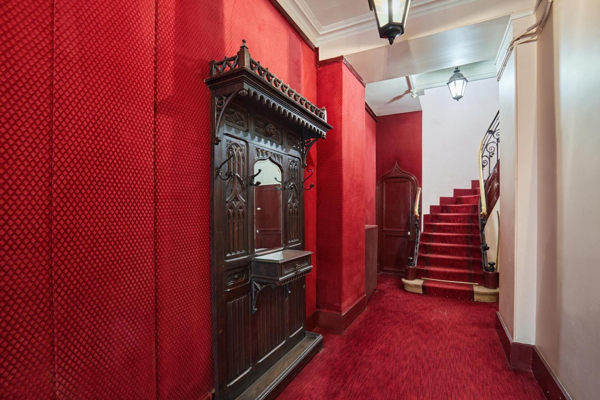 Charming 1br Rue Des Martyrs Apartment Paris